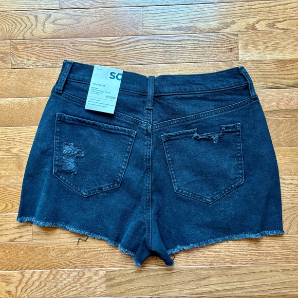 NEW Juniors Black Distressed Jean Shorts 9/29W High Rise Mom Short - Picture 2 of 6